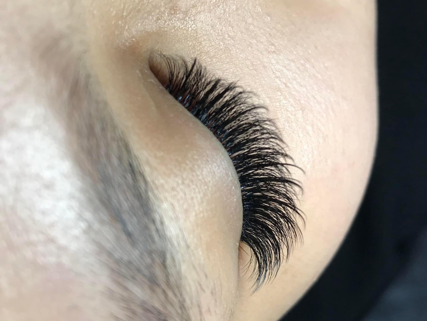 9D WISPY | XXL Box | 1200 Fans | Premade Spike + Volume Fans | Mix sizes